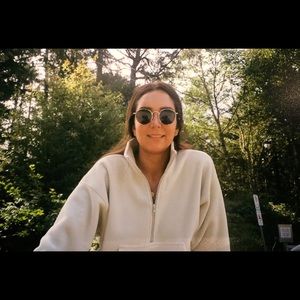 Meet your Posher, Hayley